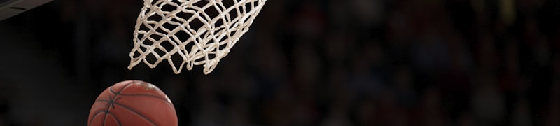 体育赛事投注界面，显示足球篮球等比赛赔率